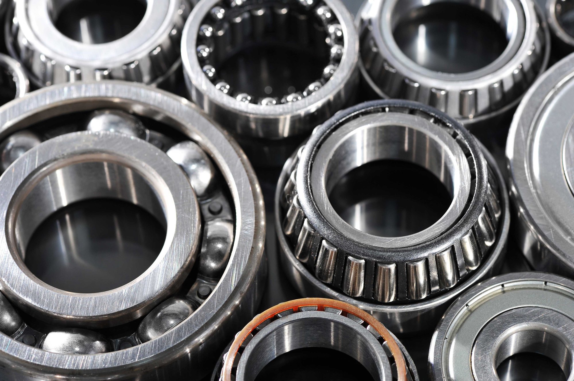 closeup-view-of-several-ball-bearings_web